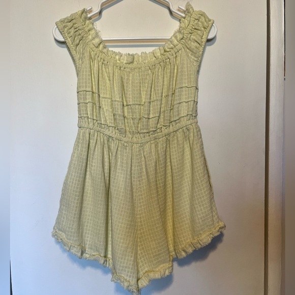 UO Evie Off-The-Shoulder Check Romper Urban Outfitters Light Green Ruffle Size M - Picture 4 of 11